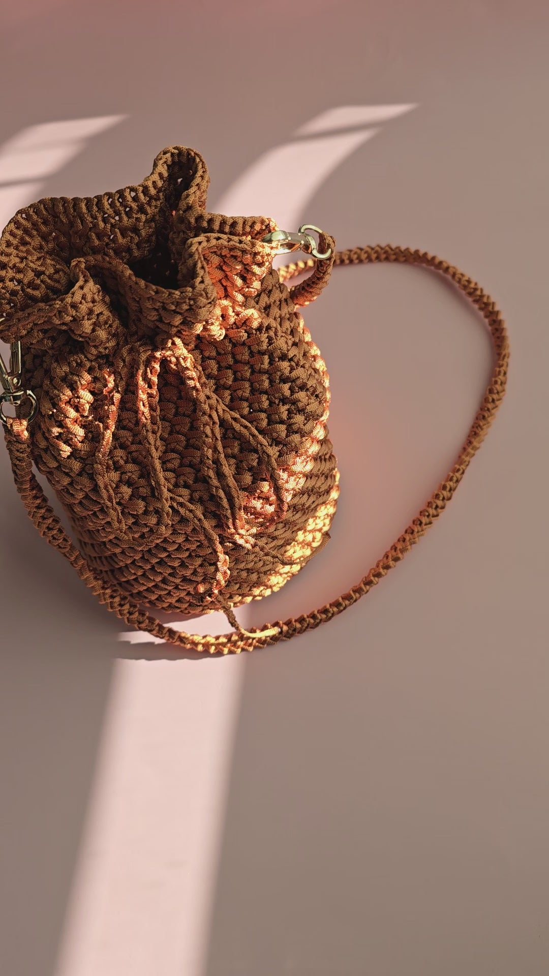 Crochet Bucket Bag – Caramel Gold