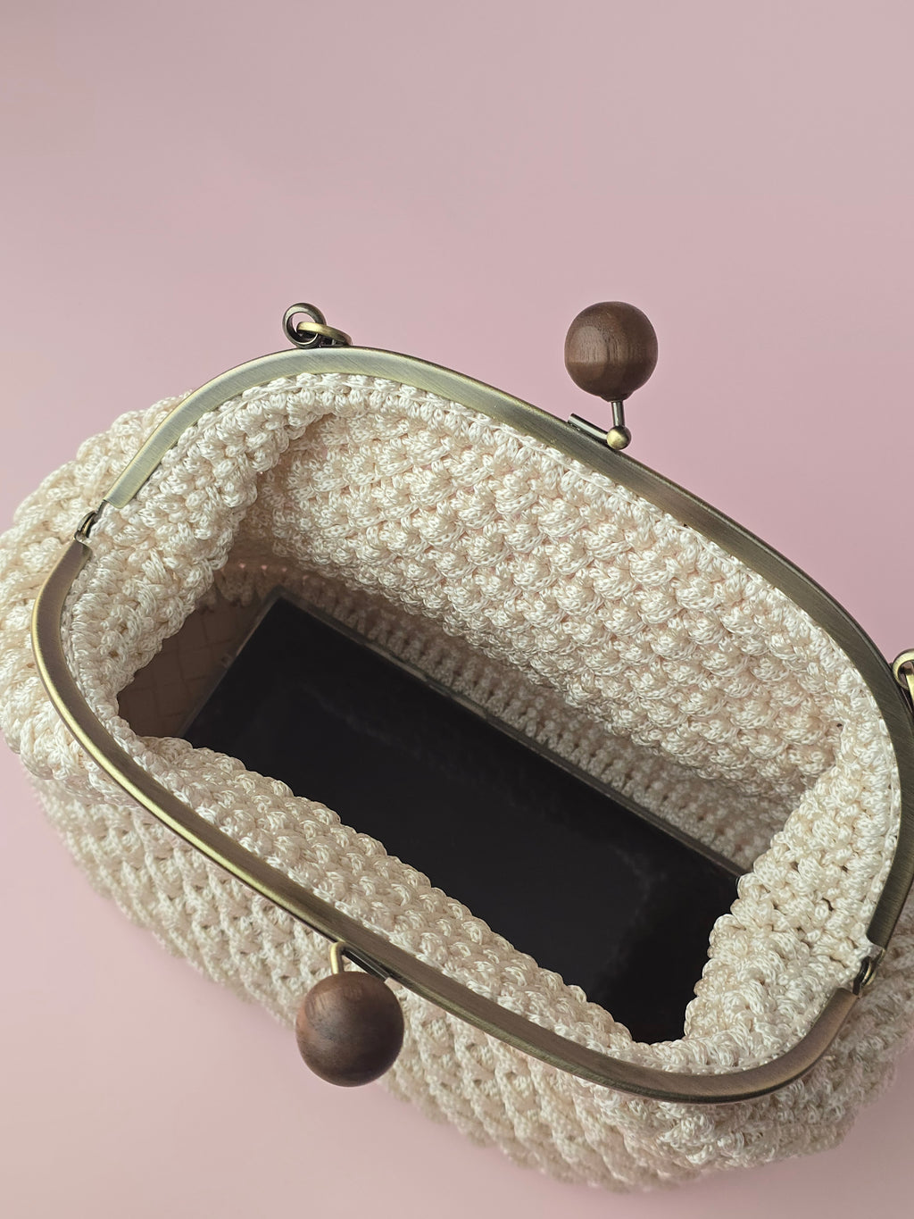 Handmade Crochet Frame Bag – Cream Cotton Handbag with Wooden Clasp