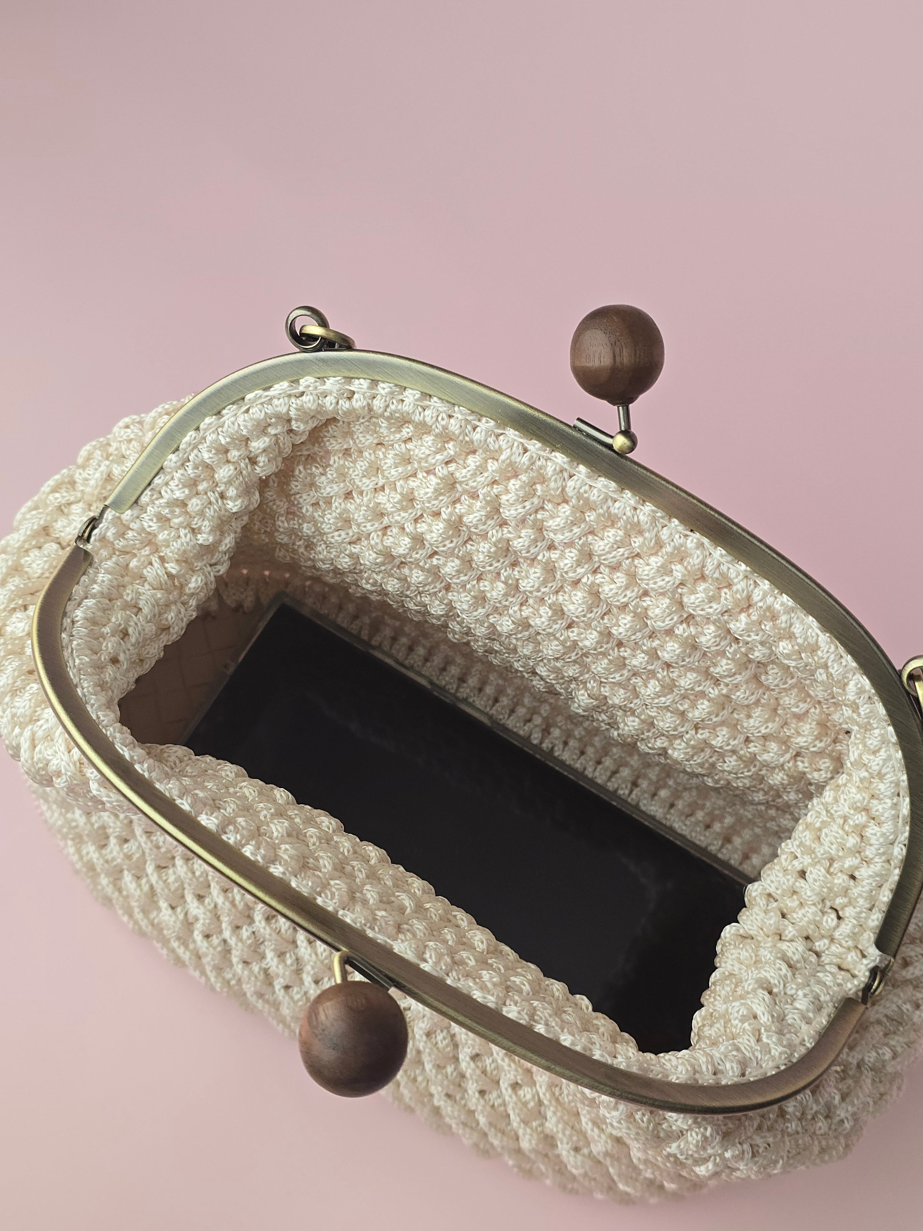 Handmade Crochet Frame Bag – Cream Cotton Handbag with Wooden Clasp