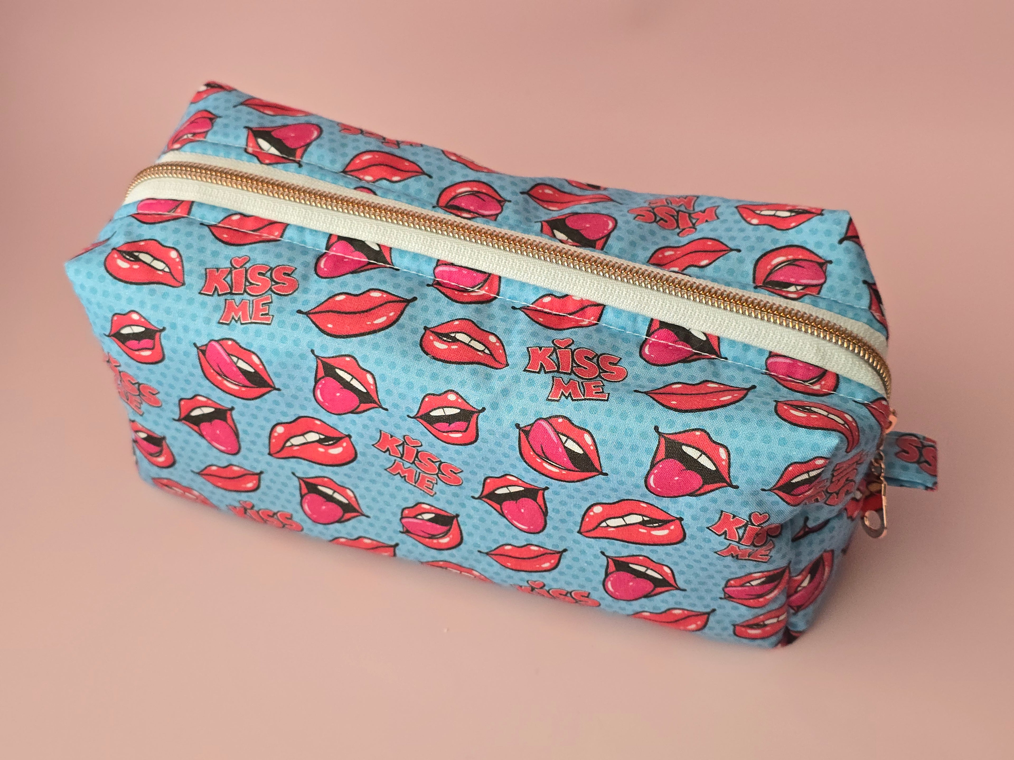 Large Cosmetic Bag – Kiss Me Print 💋