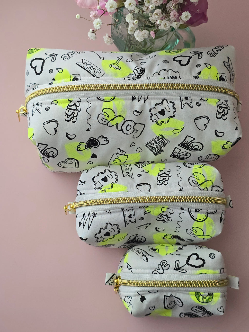 Neon Love Pouch Set
