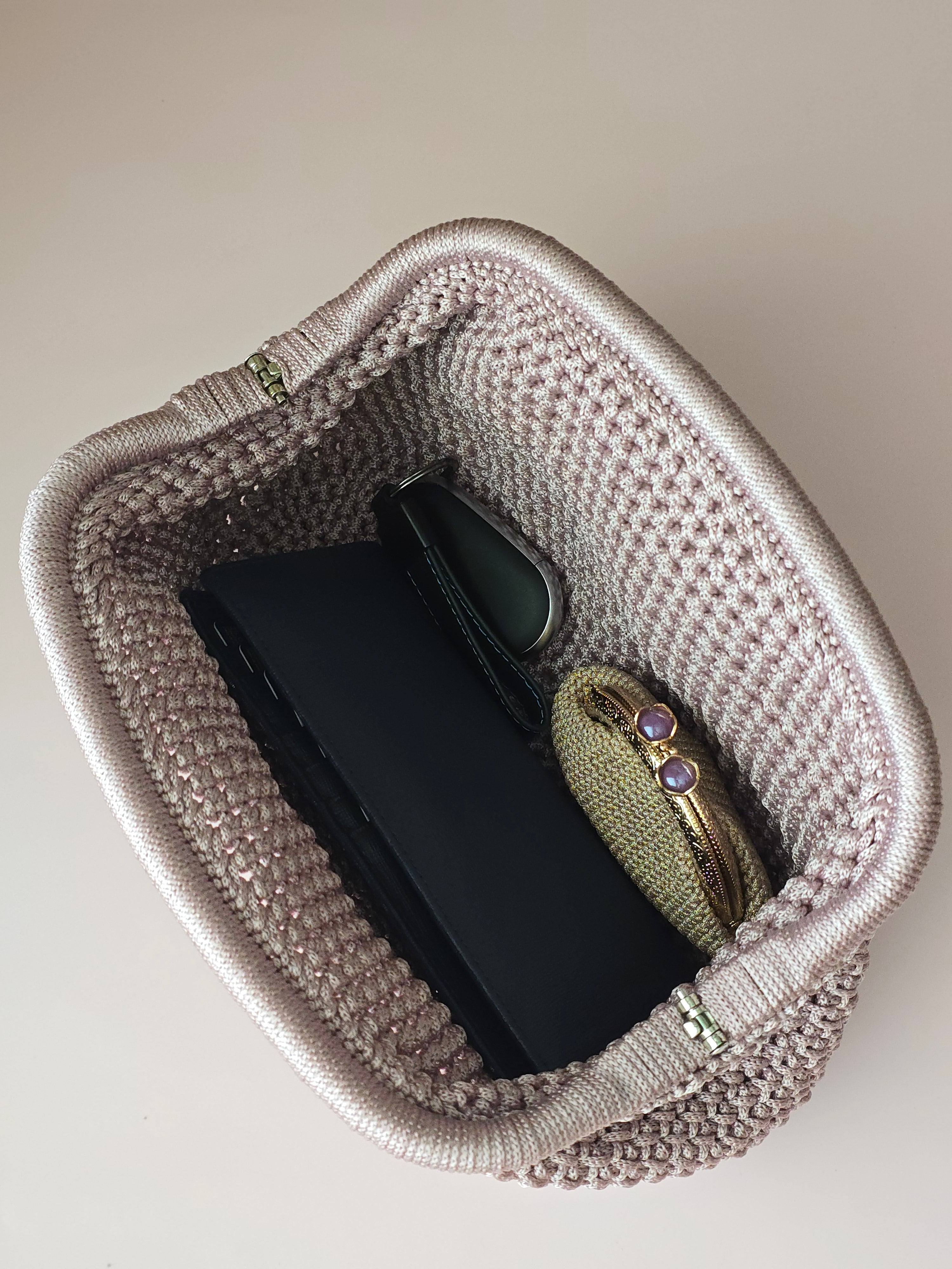 Handmade Crochet Frame Bag – Elegant Everyday Handbag