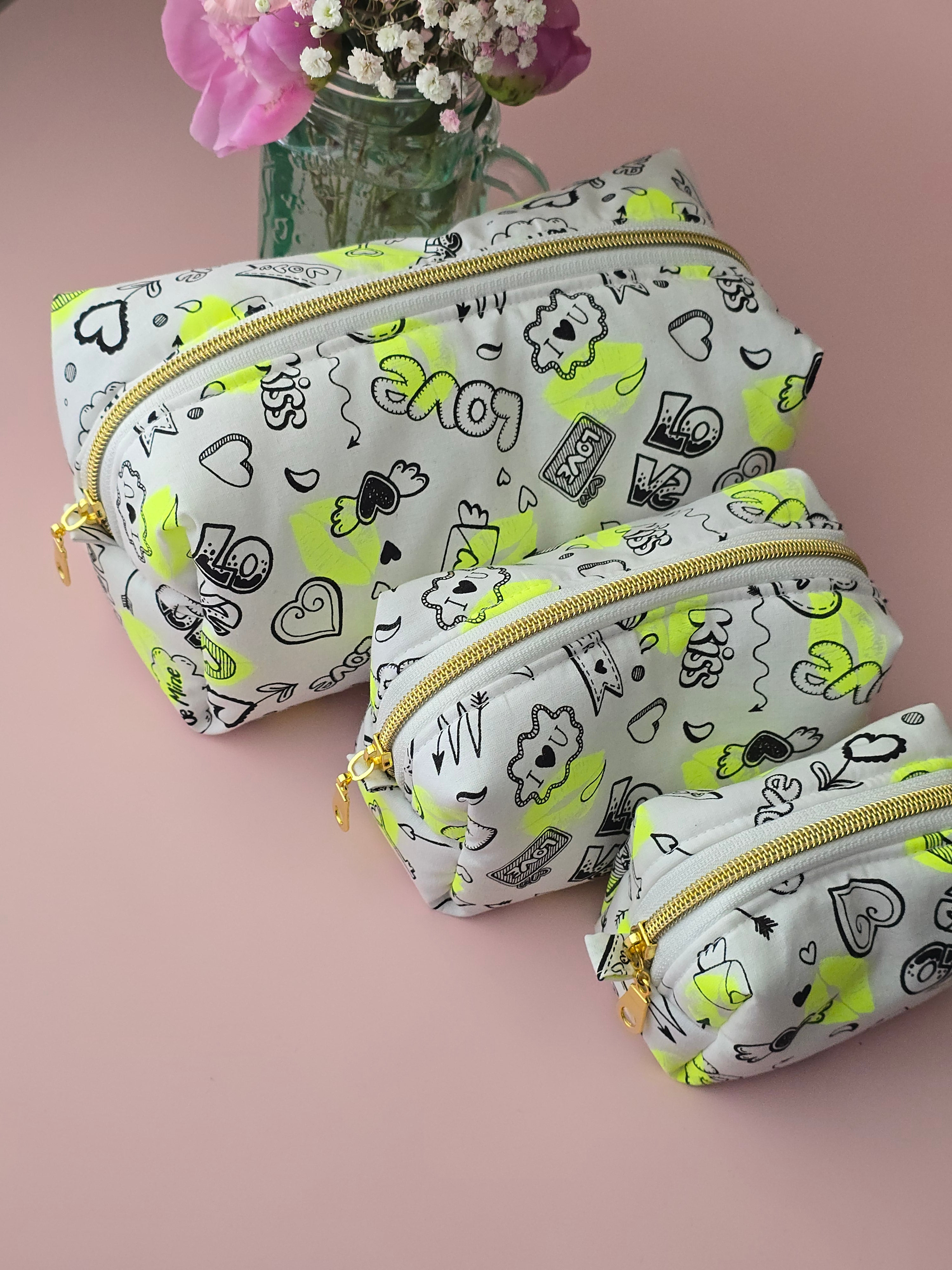 Neon Love Pouch Set