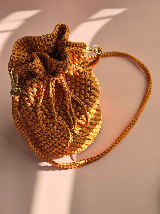 Crochet Bucket Bag – Caramel Gold