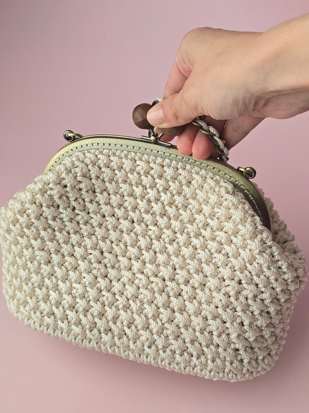 Handmade Crochet Frame Bag – Cream Cotton Handbag with Wooden Clasp