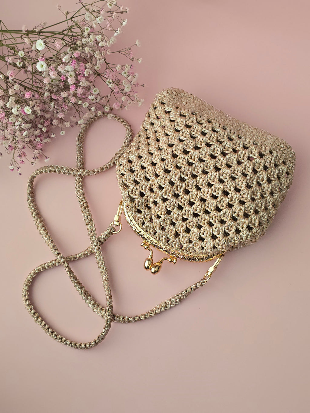 Handmade Crochet Crossbody Bag with Kiss Lock Frame
