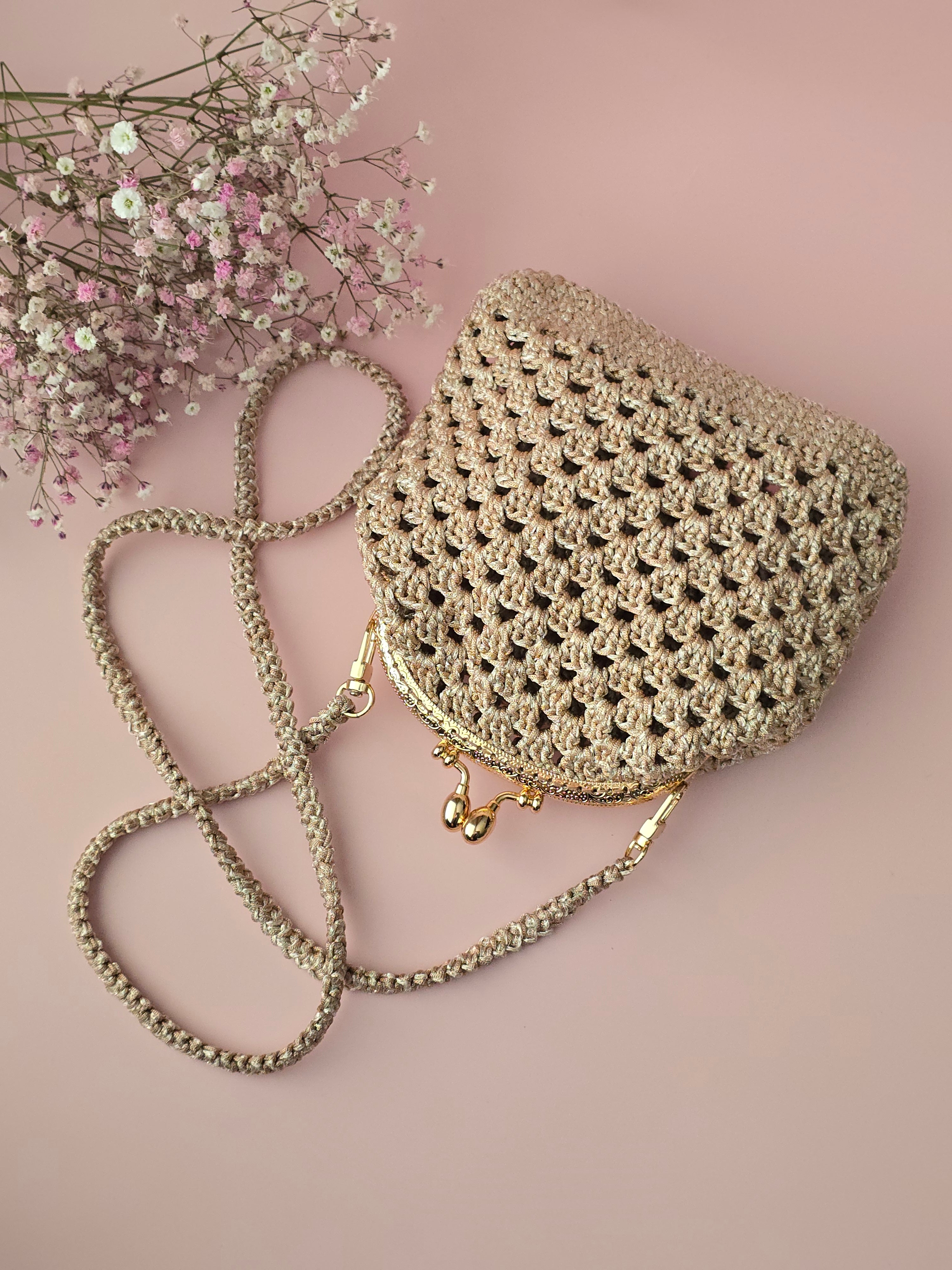 Handmade Crochet Crossbody Bag with Kiss Lock Frame