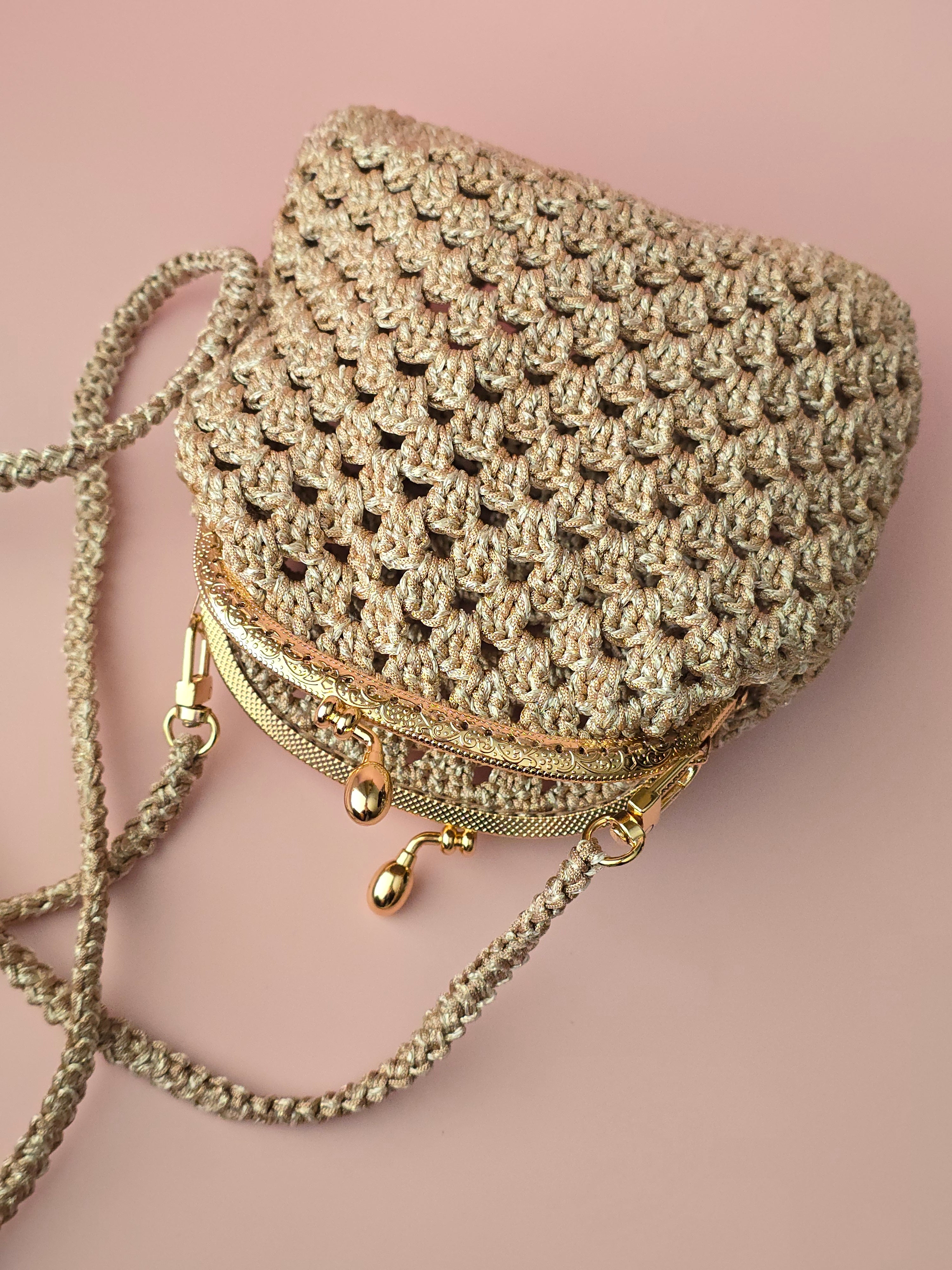 Handmade Crochet Crossbody Bag with Kiss Lock Frame