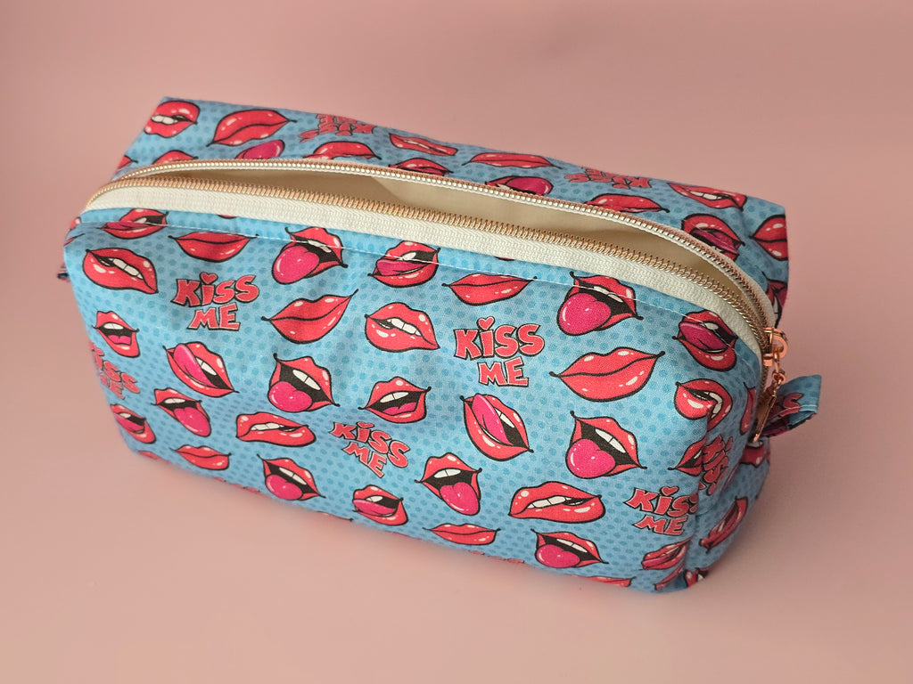 Large Cosmetic Bag – Kiss Me Print 💋