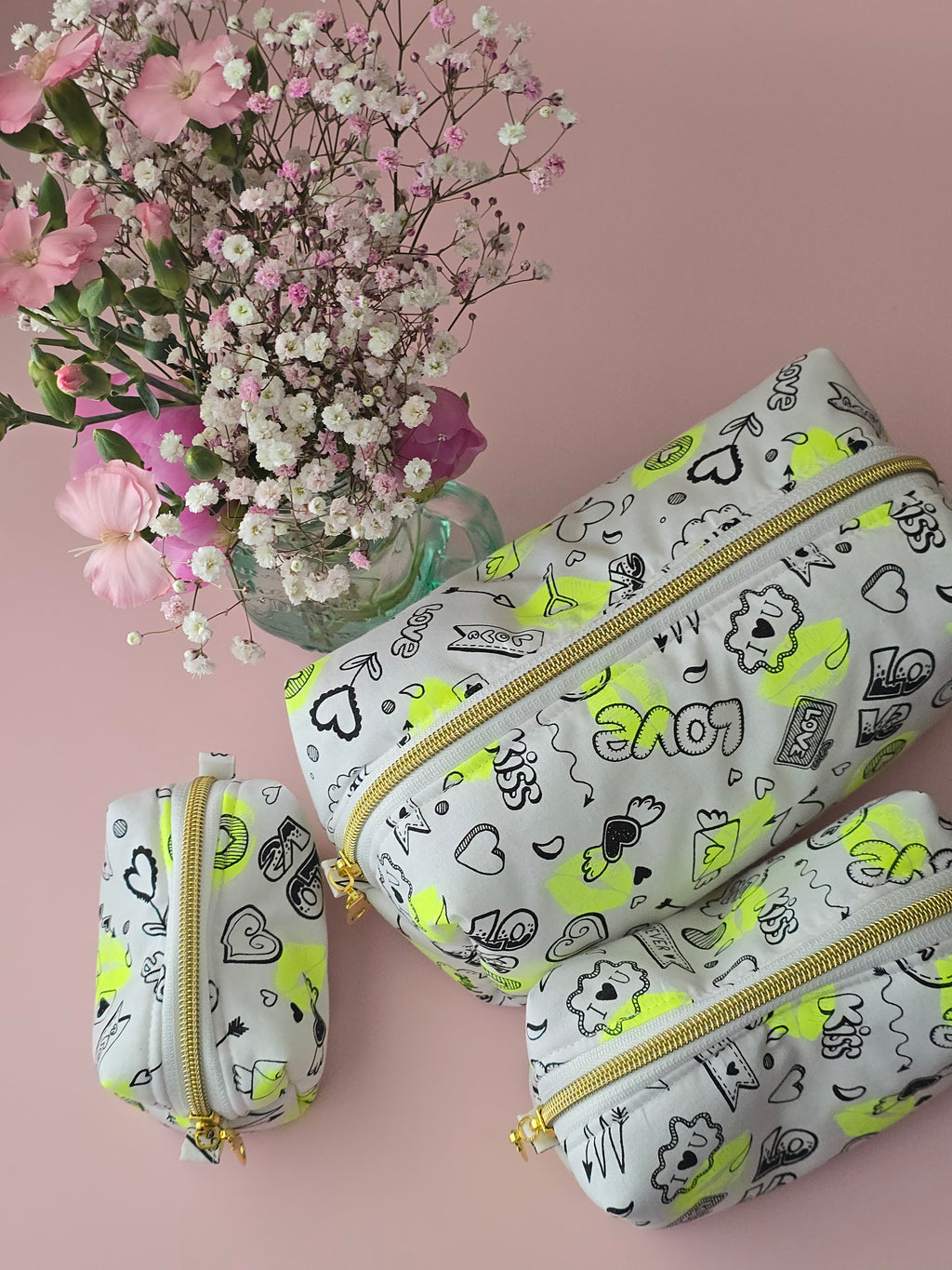 Neon Love Pouch Set