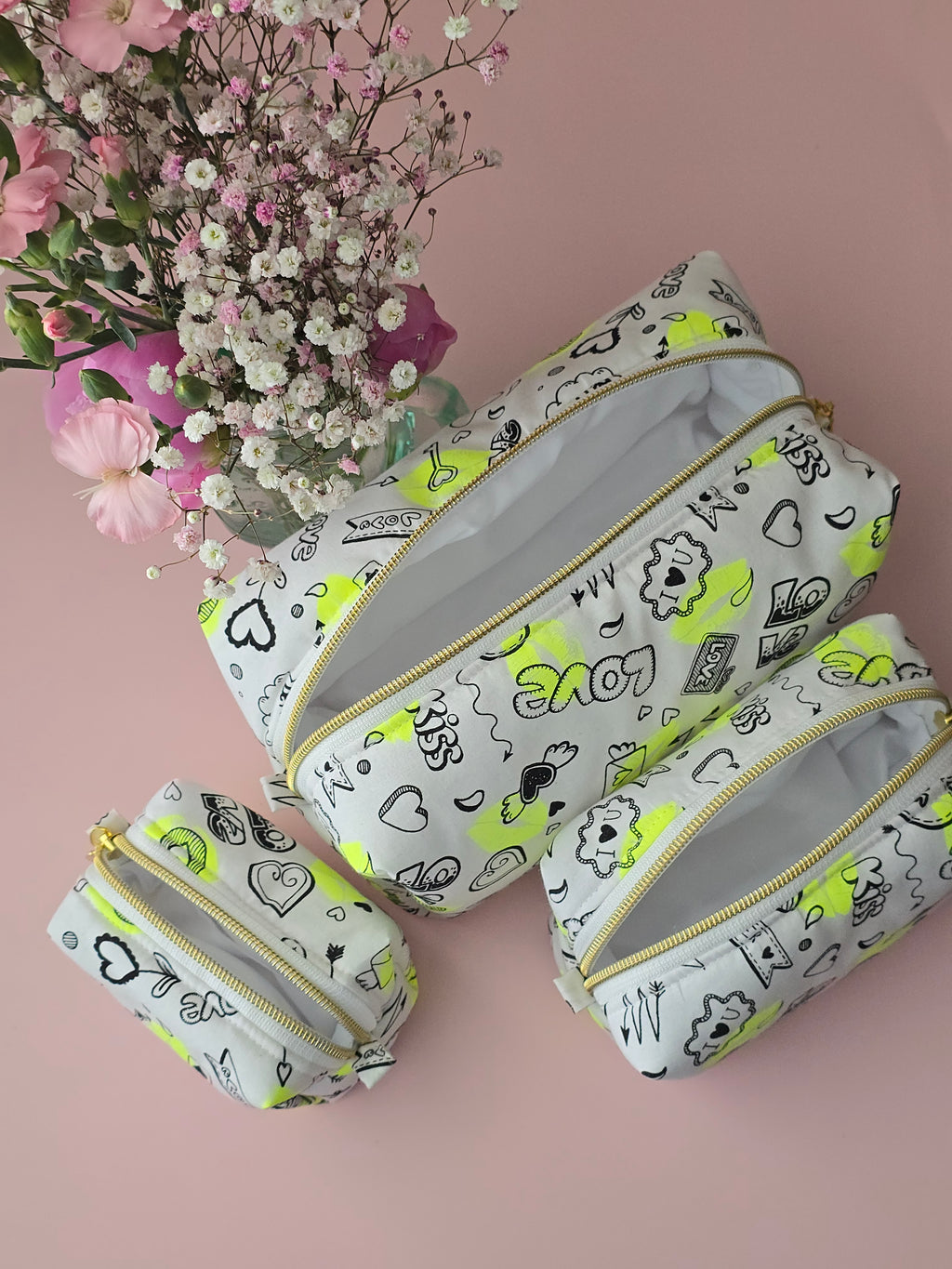 Neon Love Pouch Set
