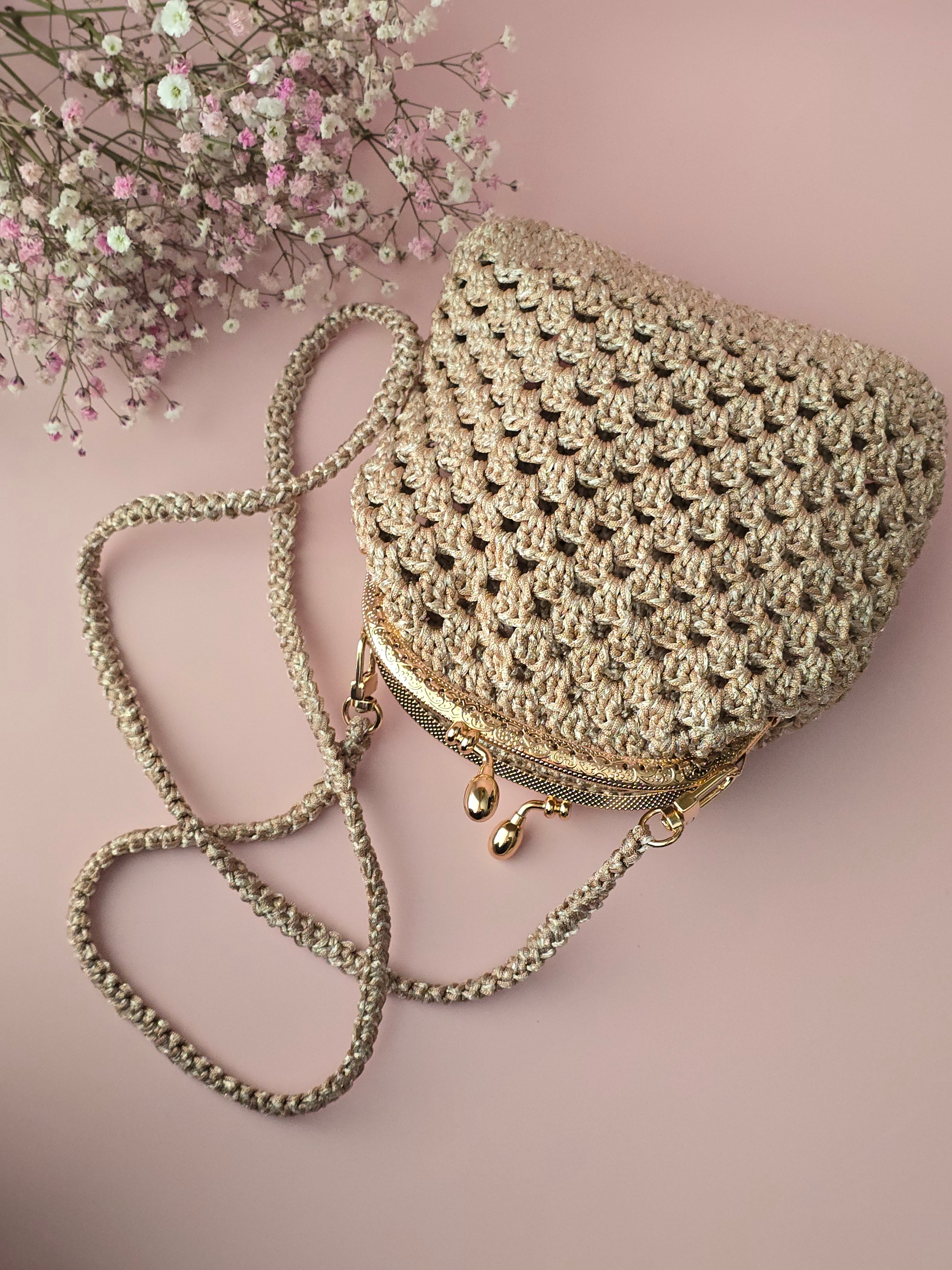 Handmade Crochet Crossbody Bag with Kiss Lock Frame