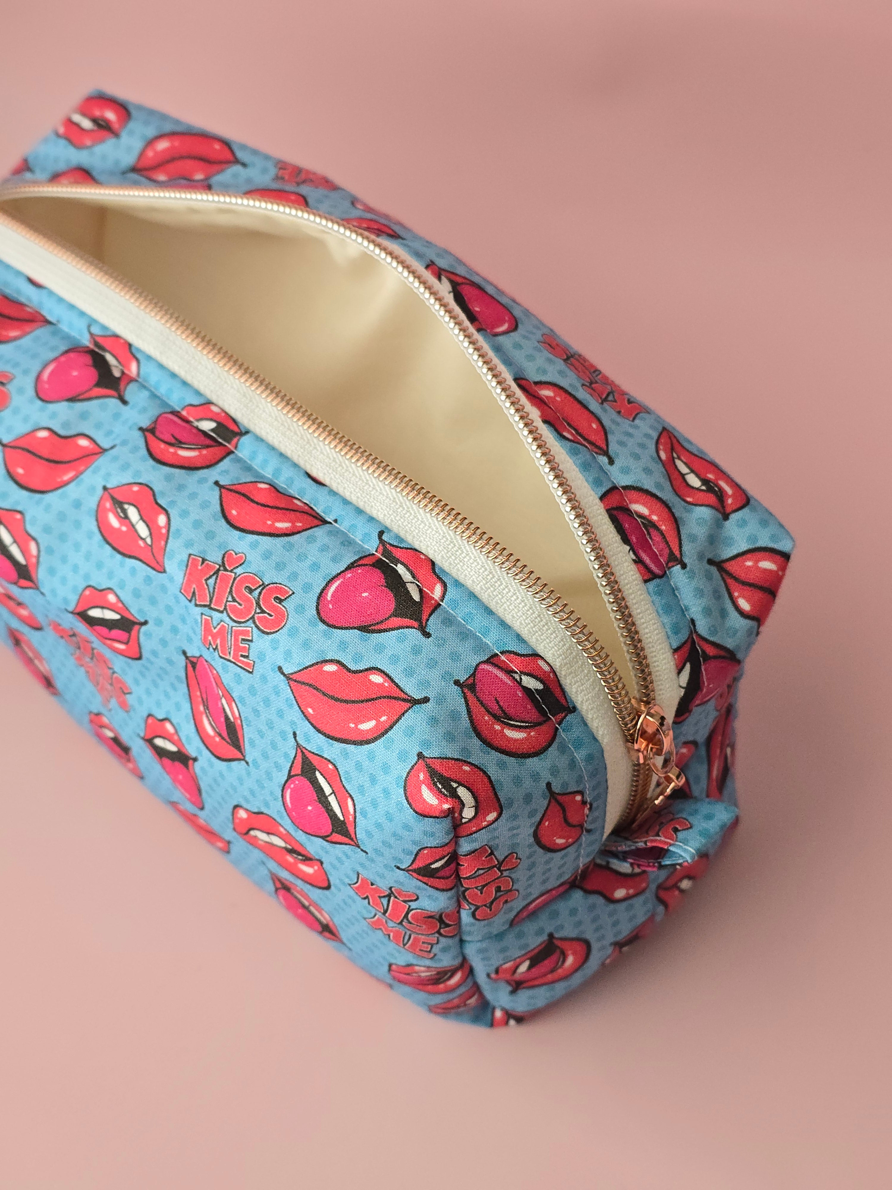 Large Cosmetic Bag – Kiss Me Print 💋