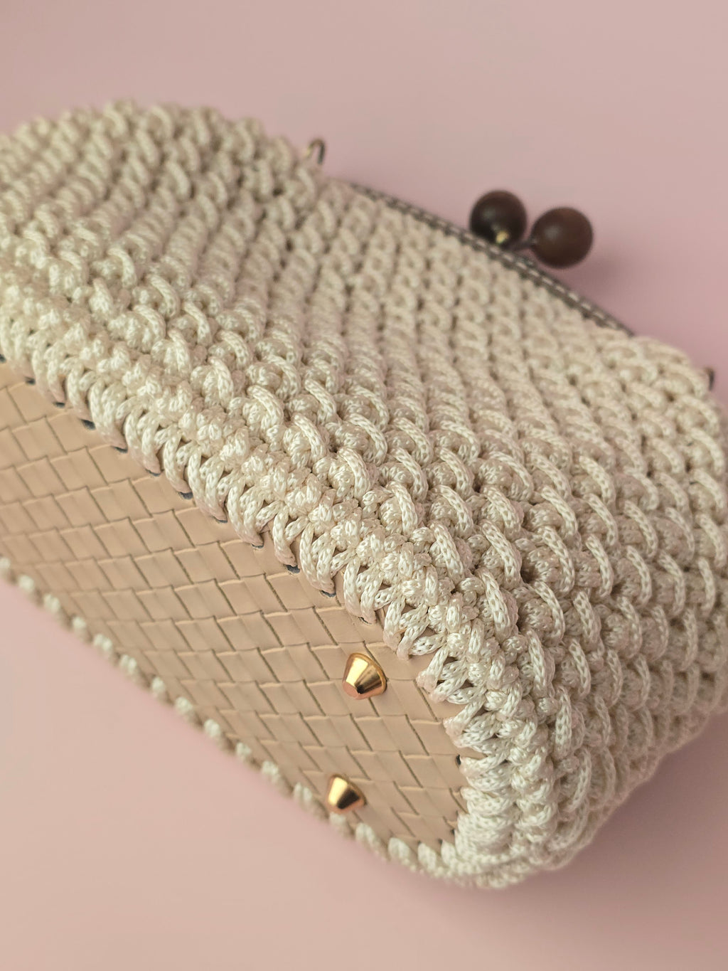 Handmade Crochet Frame Bag – Cream Cotton Handbag with Wooden Clasp