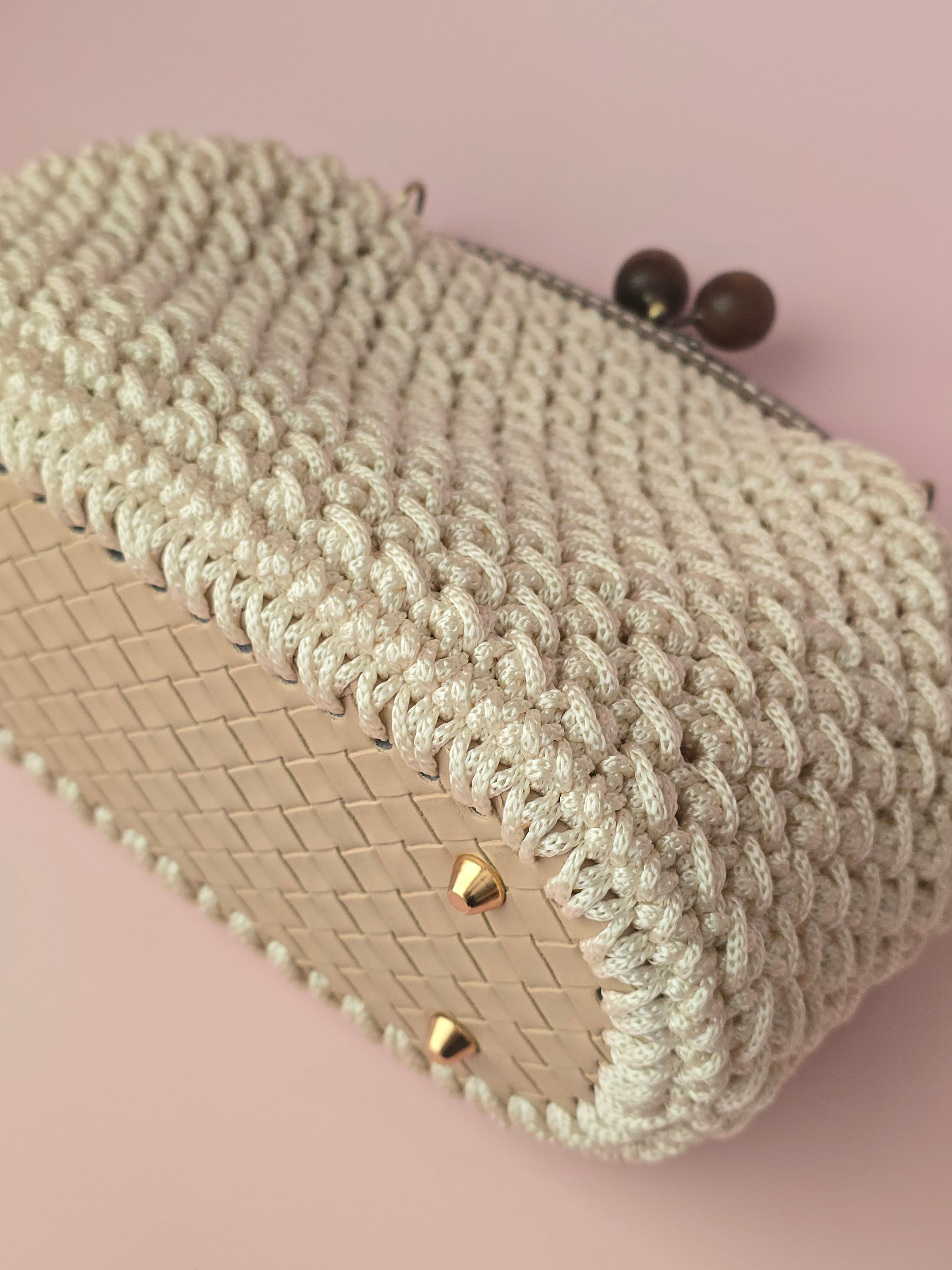 Handmade Crochet Frame Bag – Cream Cotton Handbag with Wooden Clasp