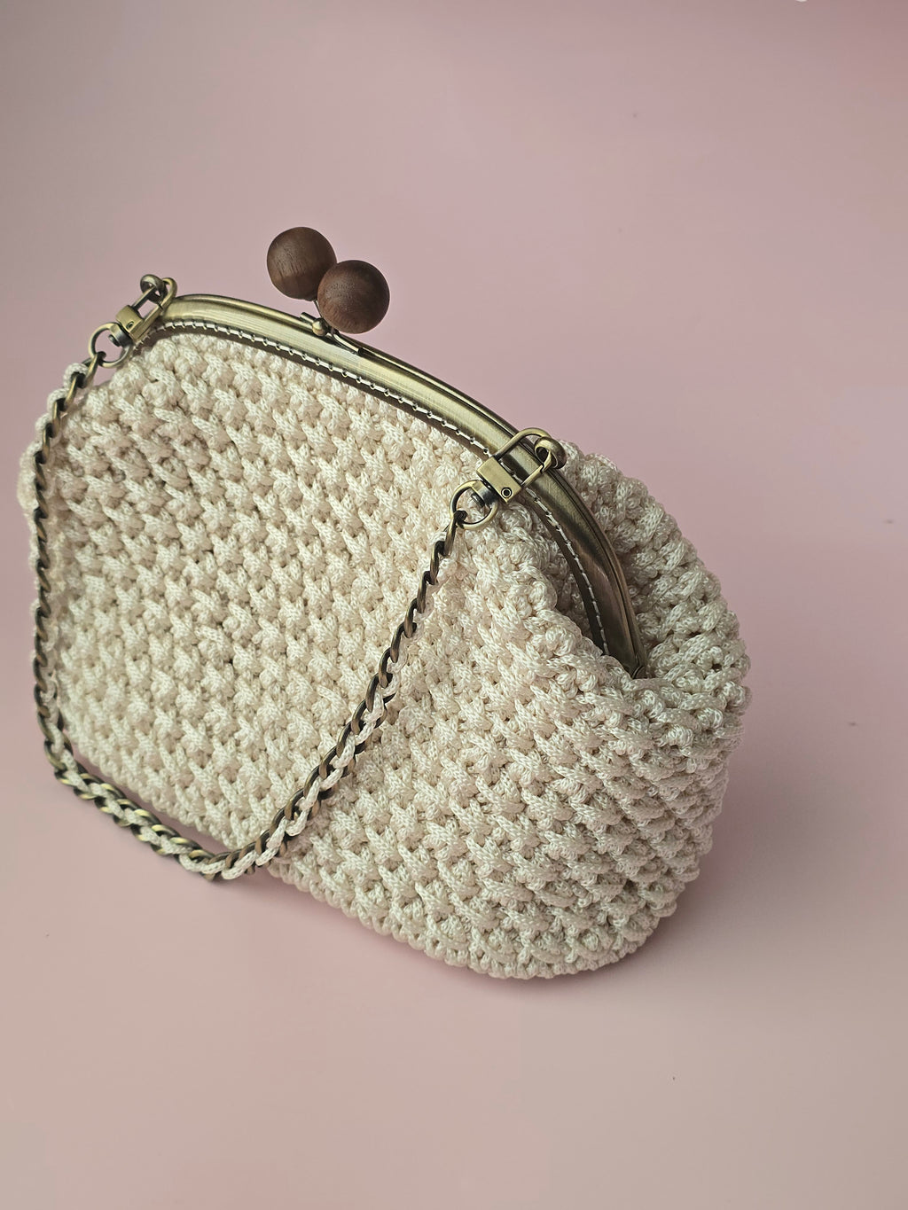 Handmade Crochet Frame Bag – Cream Cotton Handbag with Wooden Clasp